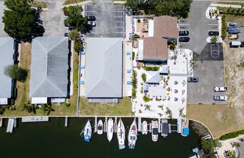 Apollo Beach Condominio | 1053 Apollo Beach Blvd, Unit 5