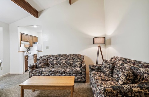 West Bridgewater Hotel | Deluxe Suite Queen de 2 habitaciones en el primer piso con piscina climatizada al aire libre