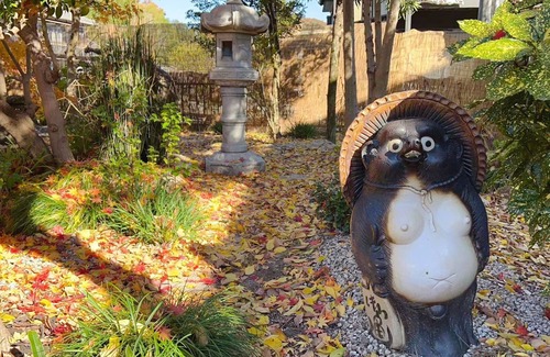 Kani Casa | 107 year old house, 100 year old townhouse. Convenience store, pharmacy, supermarket within 2 minutes walk. Groups of 20 people can stay. Natural hot spring within 5 minutes drive, seafood market, tourist attractions Inuyama Castle and Meiji Village nearb
