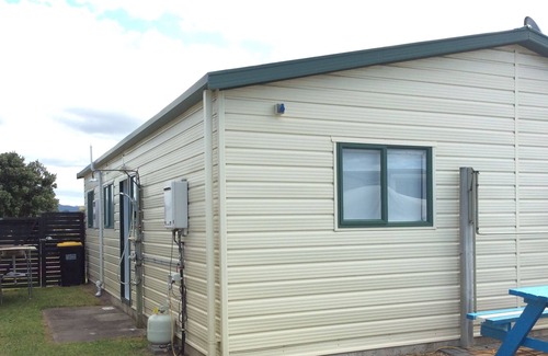 Matarangi Cabina | 109 Nikau Spa and Dog Friendly
