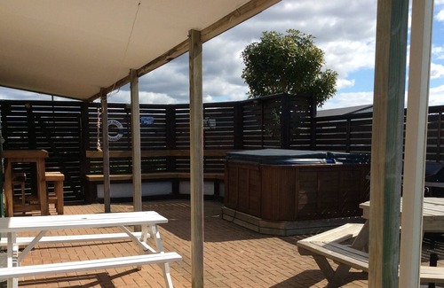 Matarangi Cabina | 109 Nikau Spa and Dog Friendly