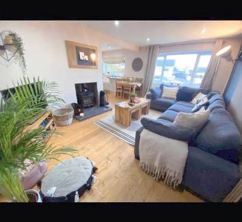 Pentraeth Casa | 109 NYF, Cosy 3 Bed near Red Wharf Bay