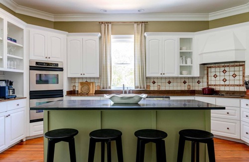Fairhope Casa | 109 Top 2 Floors the Church St Collection with Pool