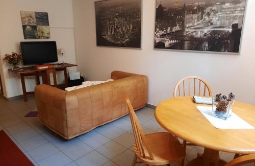 Morbio Inferiore Apartamento | #10ilnumeroperfetto, independent entrance, private parking & garten