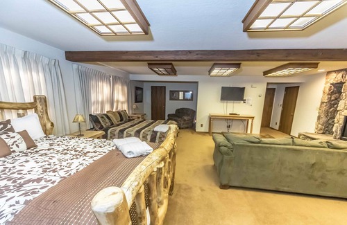 Lincoln Park Casa | 10,000 Sq. Pie. Luxury Tahoe Mansion 8 habitaciones