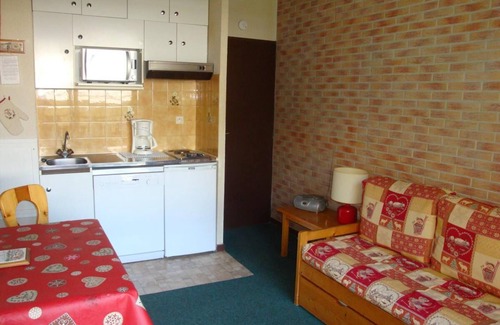 Pralognan-la-Vanoise Apartamento | 10m from resort center, 3rd floor, balcony, parking, tv, ski locker, 20m², Pralognan-la-Vanoise