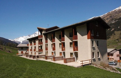 Lanslevillard Apartamento | 200m del centro estación, 3.o piso, tv, local para esquís, 30m², Val Cenis