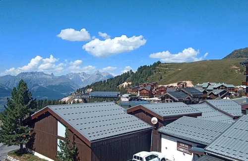 Plagne Villages Apartamento | 50m del centro estación, 2.o piso, vista calle, balcón, tv, local para esquís, 19m², La Plagne