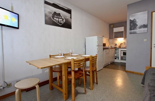 Chamrousse Apartamento | A 10m de las pistas de esquí, 1.o piso, balcón, tv, local para esquís, 34m², Chamrousse