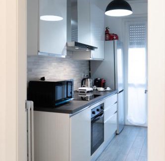 Gallaratese Apartamento | 10min RhoFiera & SanSiro - 5min Metro - AC - FreeParking