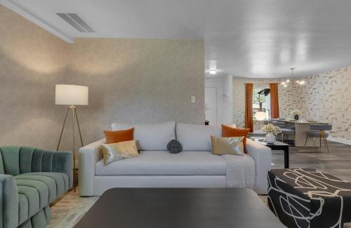 Tulsa Casa | 10min to EXPO - Family-Friendly with Office & Playroom