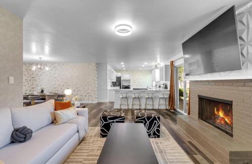 Tulsa Casa | 10min to EXPO - Family-Friendly with Office & Playroom