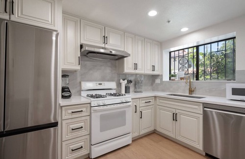 Monterey Park Casa | 10mins DTLA+Top Golf+Foodie Haven+WD+P