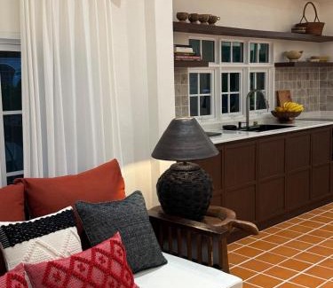 Lat Krabang Casa | 10mins to BKK airport 3BR Group Stay