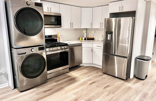 Bronzeville Apartamento | 10Mins To DownTown Entire 1-bedroom apartment with WiFi and W/D Latest Upgrades