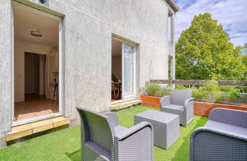 Courcouronnes Apartamento | 10mn T12 - RER D, Paris 33mn, From 1 to 6 Guests, Undergroung Private Parking, Shopping Mall, Swimming Pool, Skating Rink, Théâtre, Cinéma, Library