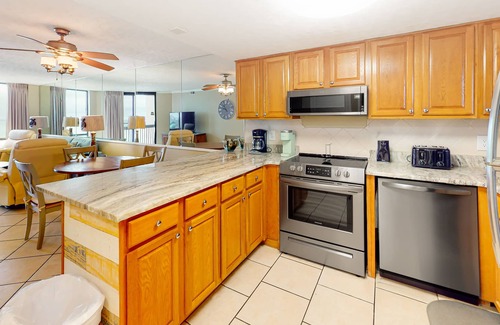 Destin Condominio | 10th Floor Amazing Condo, Splash pad & multiple pools on-site, Near shops!
