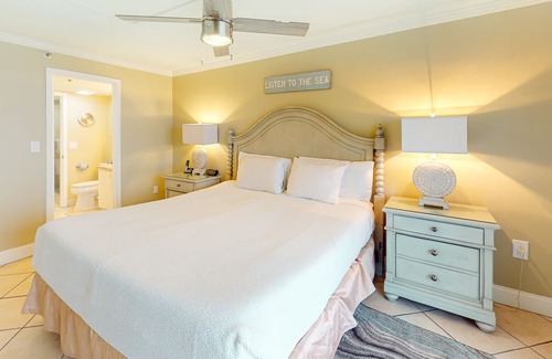 Destin Condominio | 10th Floor Amazing Condo, Splash pad & multiple pools on-site, Near shops!