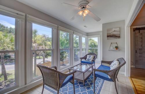 Isle of Palms Casa | 11 43rd Avenue by AvantStay Pool Close to Beach
