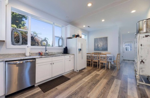 Noank Casa | 11 Bedroom Tranquil Waterfront Getaway