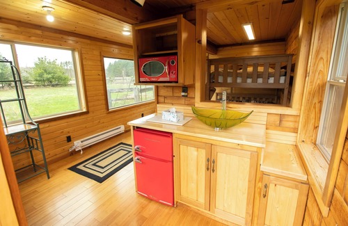 Vulcan Casa | 11 Beds Sleeps 20+. Pets OK. 4 Bedrooms, Bonus Room, Bunk House, Pool Table