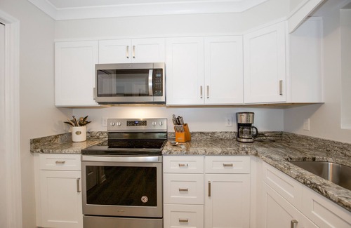 Pinehurst Condominio | 11 E Pinehurst Manor