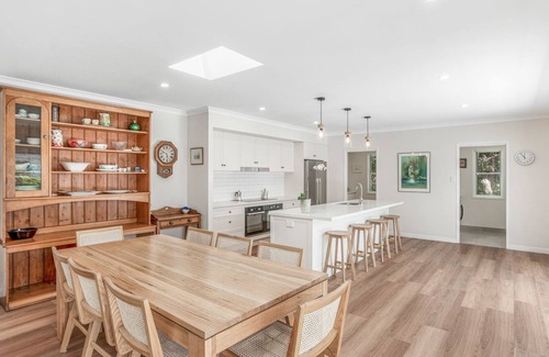 Rainbow Beach Casa | 11 Esprit Drive - Rainbow Shores. Gorgeous beach house. Walk to beach