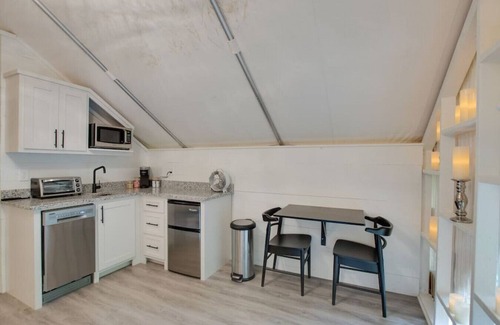 Groveoak Alquiler De RV | #11 Love Shack Luxury Glamping Tent Lovers Theme