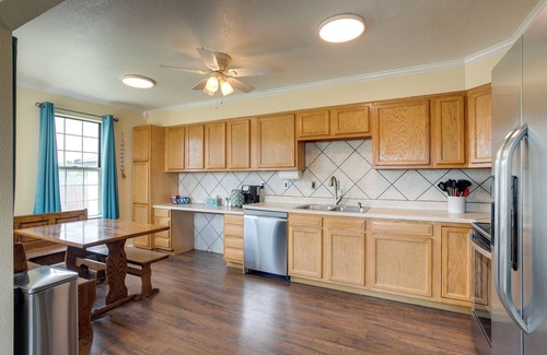 Thornton Casa | 11 Mi to Denver: Pet-Friendly Home in Thornton!