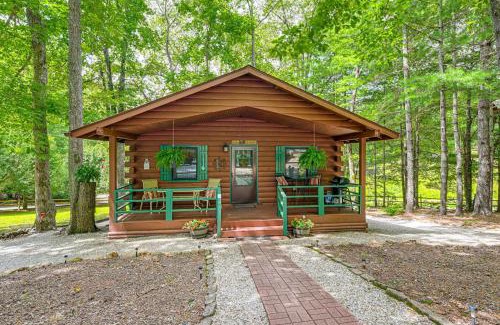 Franklin Casa | 11 Mi to Dtwn Franklin Cabin with Porch!