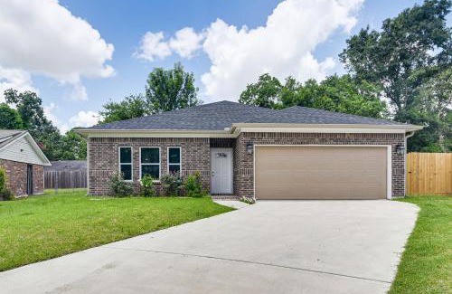 Northeast Houston Casa | 11 Mi to Dtwn Houston Family Home with Yard