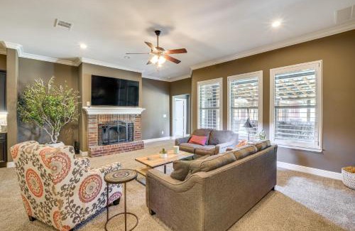 Lubbock Casa | 11 Mi to Dtwn Lubbock Home with Patio, Grill and Yard
