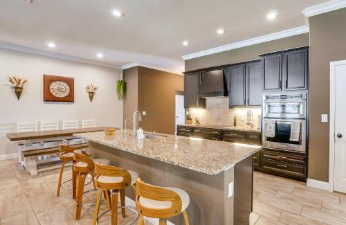 Lubbock Casa | 11 Mi to Dtwn Lubbock Home with Patio, Grill and Yard