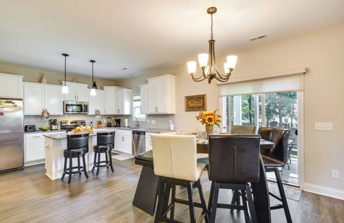 Spring Lake Casa | 11 Mi to Fort Bragg: Family Home w/ Patio!