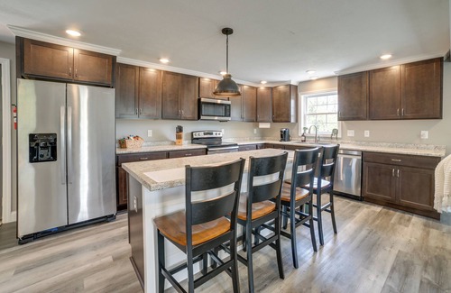Racine Casa | 11 Mi to McConnells Mill: Home Near Ellwood City
