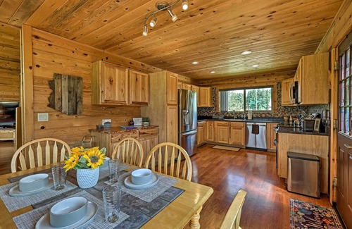 Pinetop Cabaña | 11 Mi to Rainbow Lake: Woodsy Pinetop Oasis