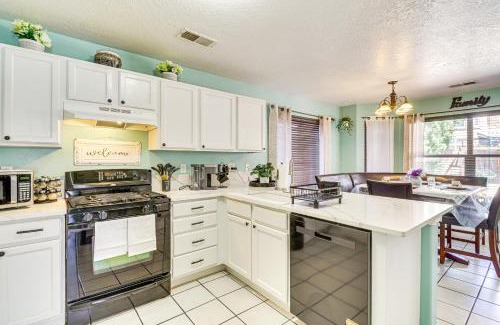Ventana Ranch Casa | 11 Mi to River of Lights Family Home with Yard