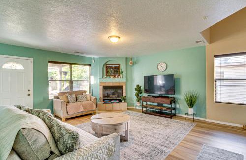 Ventana Ranch Casa | 11 Mi to River of Lights Family Home with Yard