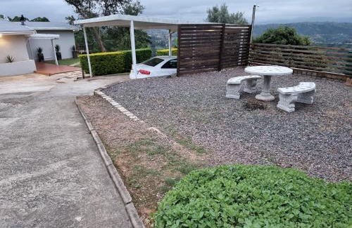 Botha's Hill Apartamento | 11-on-RobRoy serenity glamping cabins overlooking the Valley of 1000 Hills