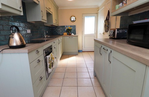 Elim Cabaña | 11 PENYGROES, pet friendly, with a garden in Llanddeusant