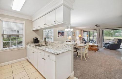 Pawleys Island Apartamento | 110-1 Fore Your Pleasure condo by Peace Vacations