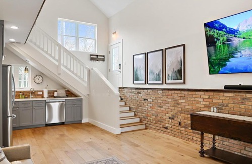 Castle Rock Casa | 110 Lewis St