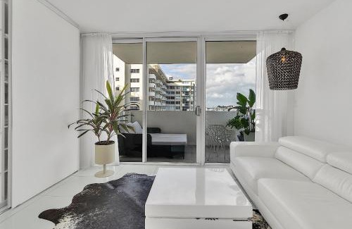 West Avenue Apartamento | 1100 West South Beach Luxe Miami Condos by Joe Semary