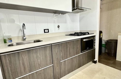 El Castillo Apartamento | 1101 El Poblado! Two balconies & a beautiful view