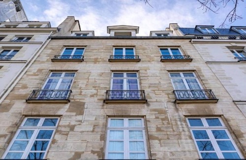 Les Iles Apartamento | 110m2 a classic luxury home with memorable views of the seine on Quai de Bourbon