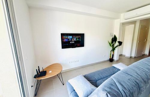 Vias Apartamento | 111 Acces direct 3min de la MER,2 places de parking gratuite, terrasse