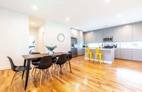 Lawndale/ Wayside Casa | 111 Lavish Bungalow 1753! Medical Center, Stadiums