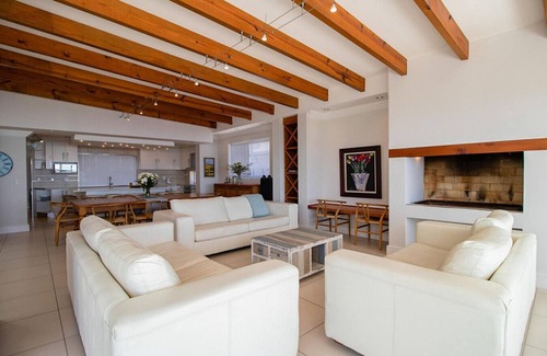 De Kelders Casa | 111 Memories | Coastal Calm & Contemporary Comfort in De Kelders