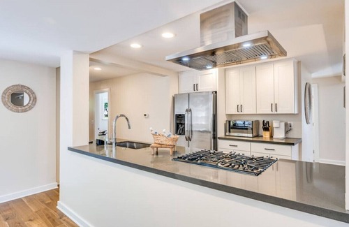 Seaview Apartamento | 113 - Cottage Gem ~ Min to Waterfront