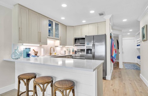 Lakeside at Blue Mountain Beach Condominio | 113 | Gulf Front Blue Mountain Beach Luxe Condo!